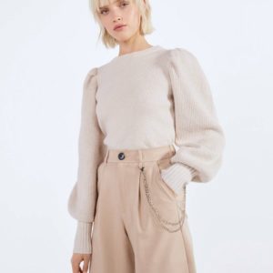 Sweater with voluminous sleeves